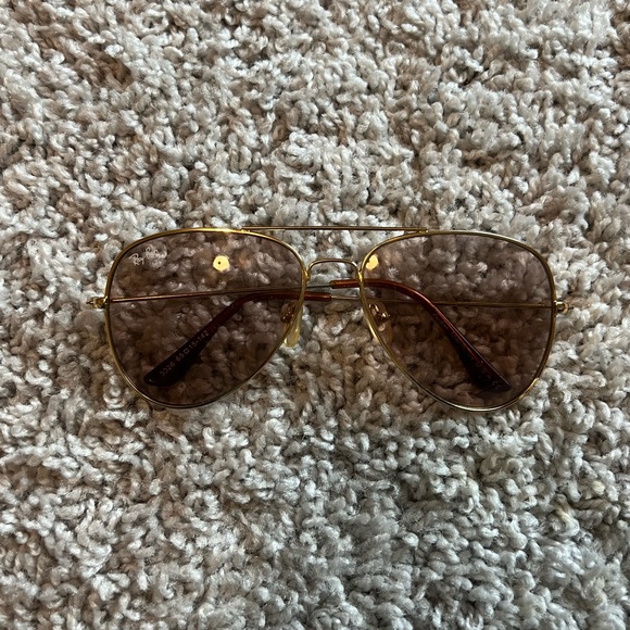 RayBan Sunnies - Picture 6 of 10